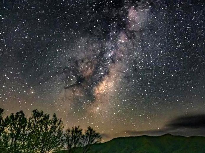 technologygadget | Watch the Milky Way: Stargaze and watch the Milky Way in a clear night sky.